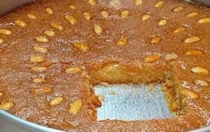 مكونات عمل البسبوسة باللوز