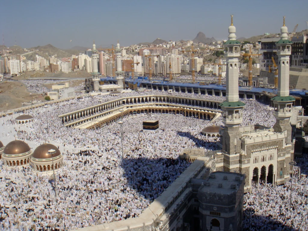 "لبيك اللهم لبيك" خطوات التسجيل في استمارة قرعة الحج عمان 2025 عبر hajj.om والشروط المطلوبة