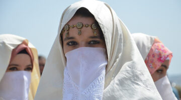 منحة المرأة الماكثة في البيت