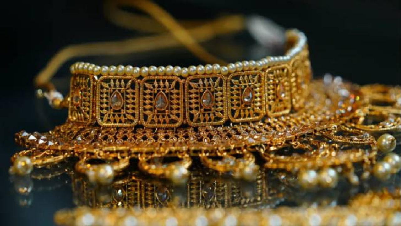 بعد الانخفاض الكبير للجنية الذهب.. سعر الذهب اليوم في مصر هل شهد انخفاض جديد؟ 5 بعد الانخفاض الكبير للجنية الذهب.. سعر الذهب اليوم في مصر هل شهد انخفاض جديد؟