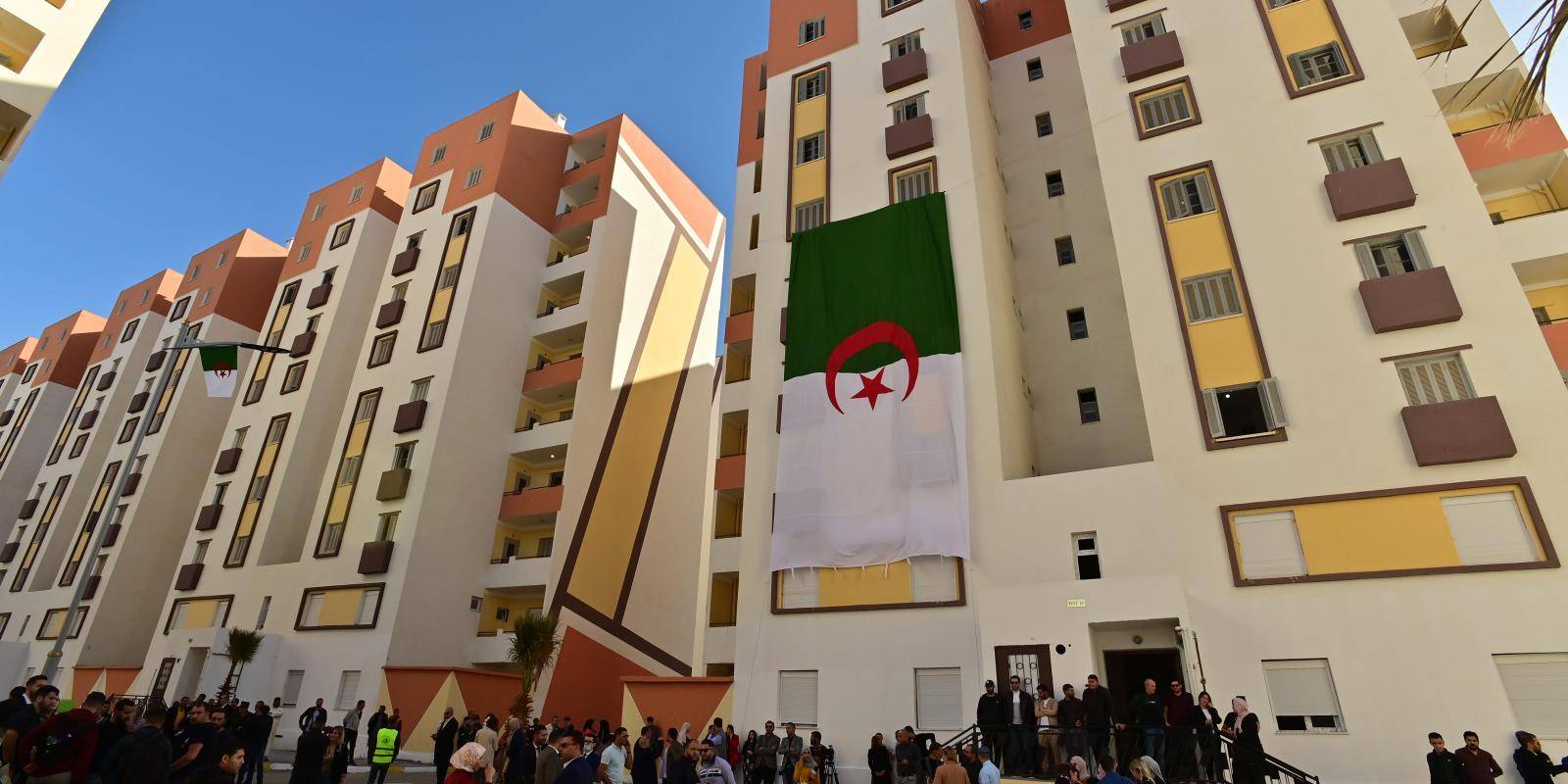 “استعلم عن اسمك” الاستعلام عن أسماء المقبولين في برنامج عدل 3 الدفعة الثانية لعام 2025 بالجزائر